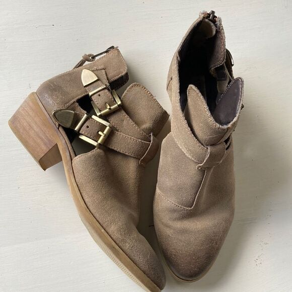 Steve Madden Cinch Suede Distressed Booties Size 8 - Picture 2 of 11